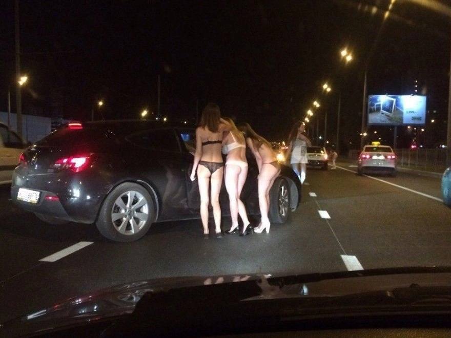 Проститутки Стоящие На Улице