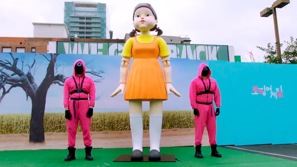 Фото куклы из фильма игра в кальмара