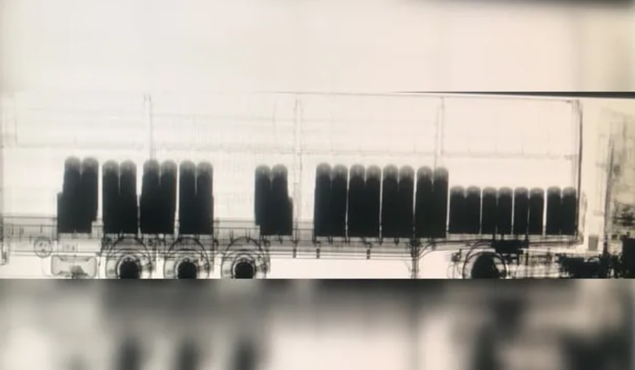 Рентген фуры на таможне крымский мост. Рентген фуры на таможне крымский мост. Первые рентгеновские снимки. Рентген на крымском мосту. Фура после взрыва на крымском мосту.