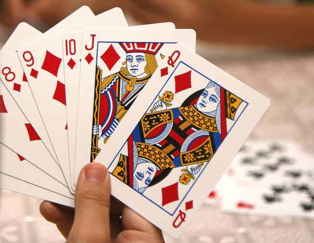Карты игра 6 букв. Карты играть. Азартная карточная игра. Карточная игра для семьи. Карточная игра с буквами.