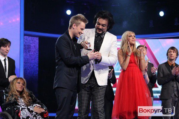 звезда аллы. дизайн накатки звезда альт. пугачева 2022. золотая звезда аллы сколько. звезда аллы.