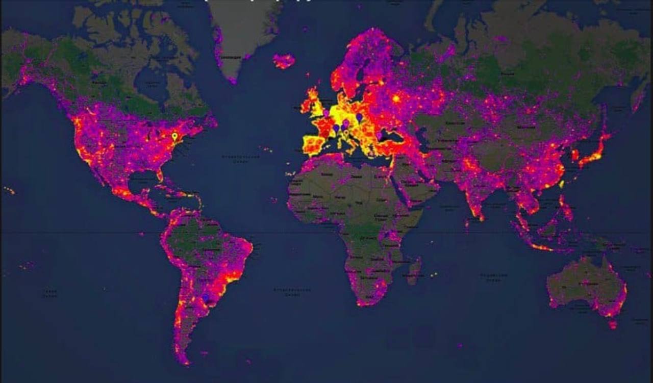 Самому на карте. Карта мира. Необычные карты мира. Странные карты мира. Карта самых фотографируемых мест.
