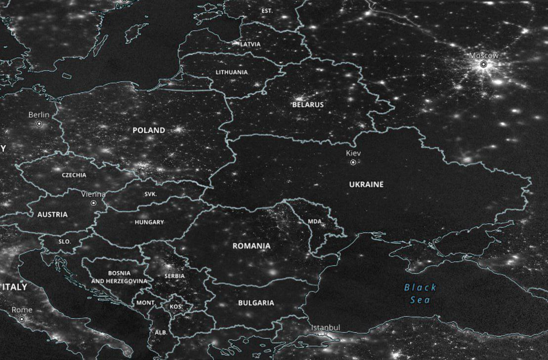 Россия из космоса ночью