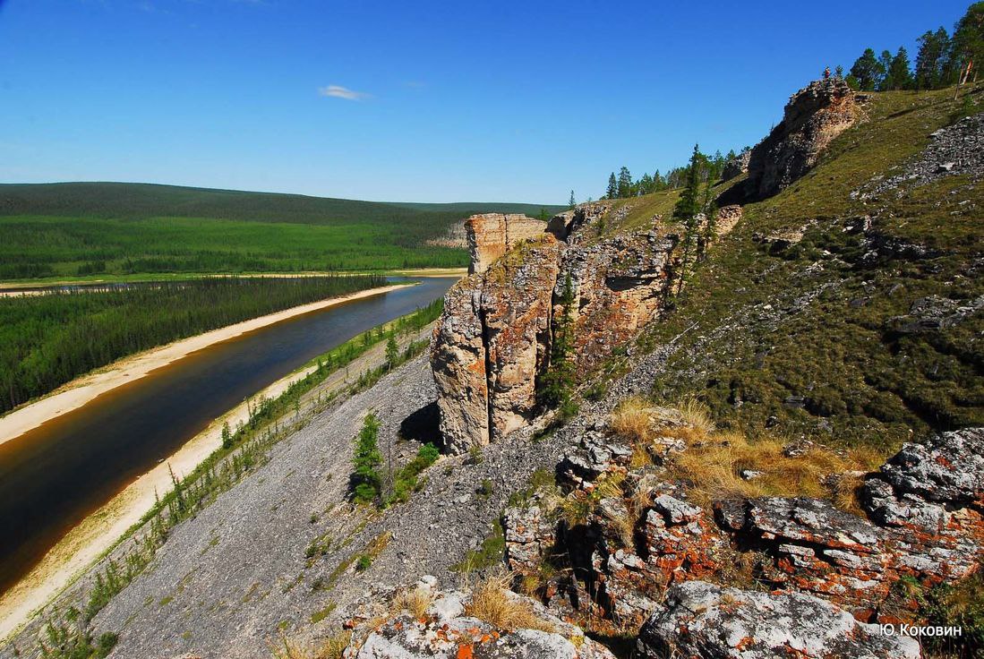 Харама хайата Амга. Река Амга. Амга Якутия. Поселок Амга Якутия.