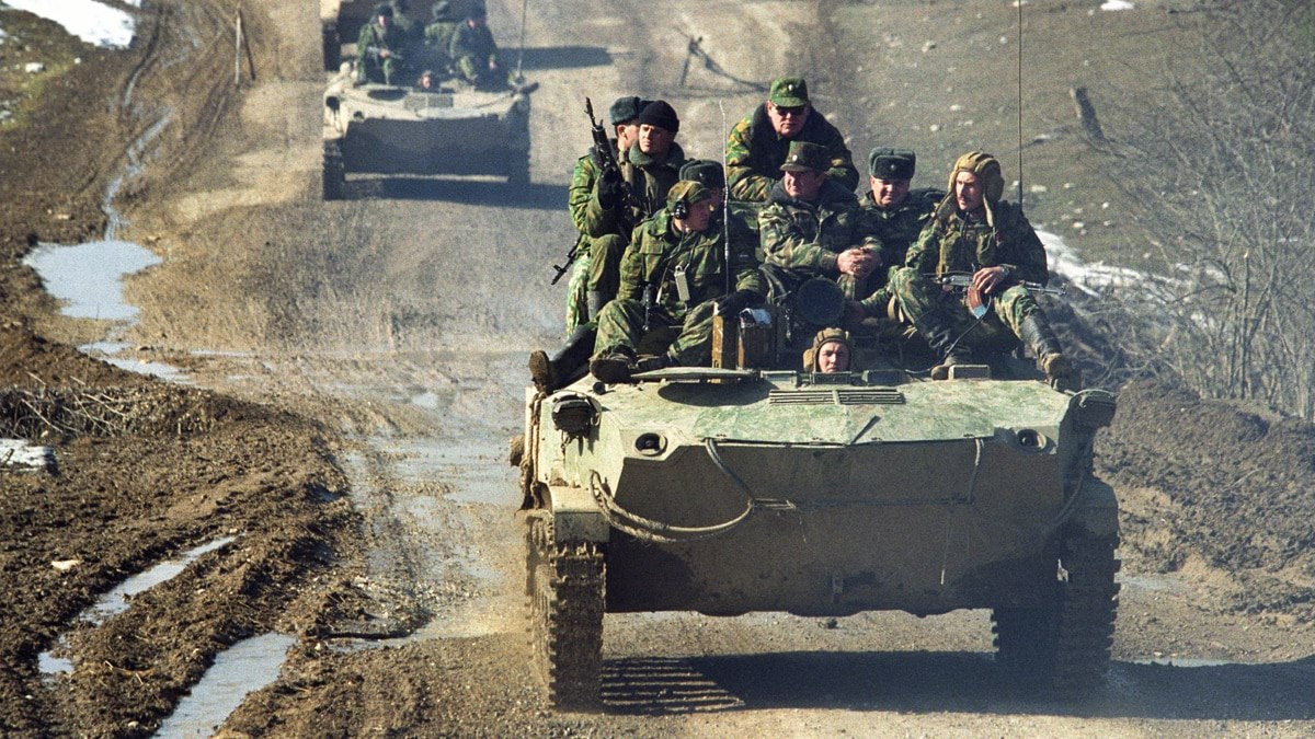 Российский войска в чечне. Российский войска в чечне. Т-72а в чечне 1994-1996. Ввод войск в грозный 1994. Ввод войск в грозный 1994.