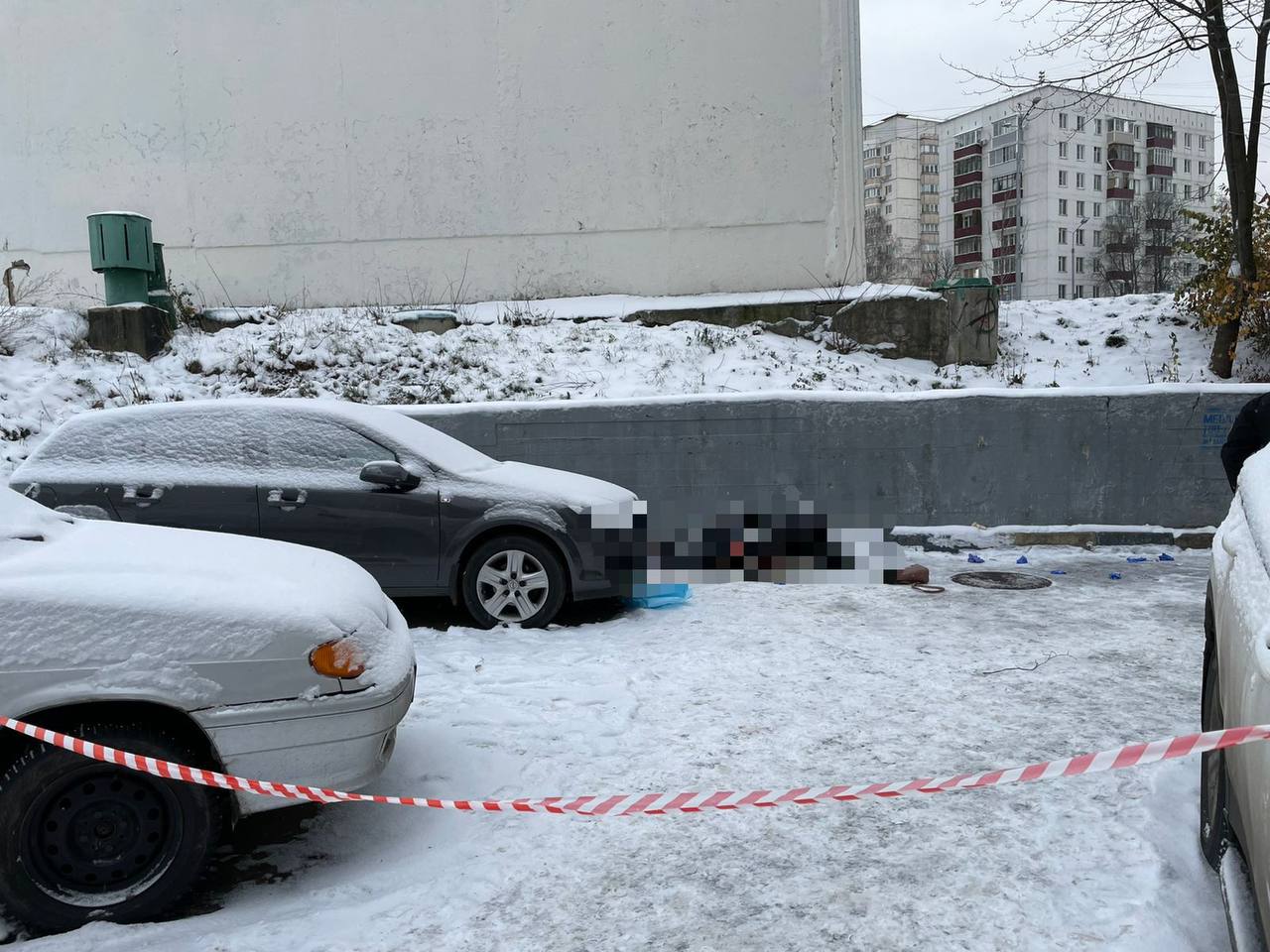 В москве нашли женщину. Убийство на Севастопольском проспекте. Девушку убили у метро Зюзино. Убийство девушки в Москве.