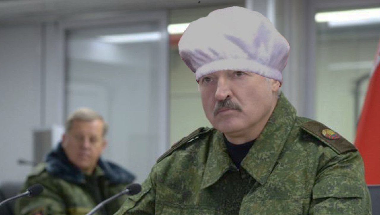 Лукашенко в шапке