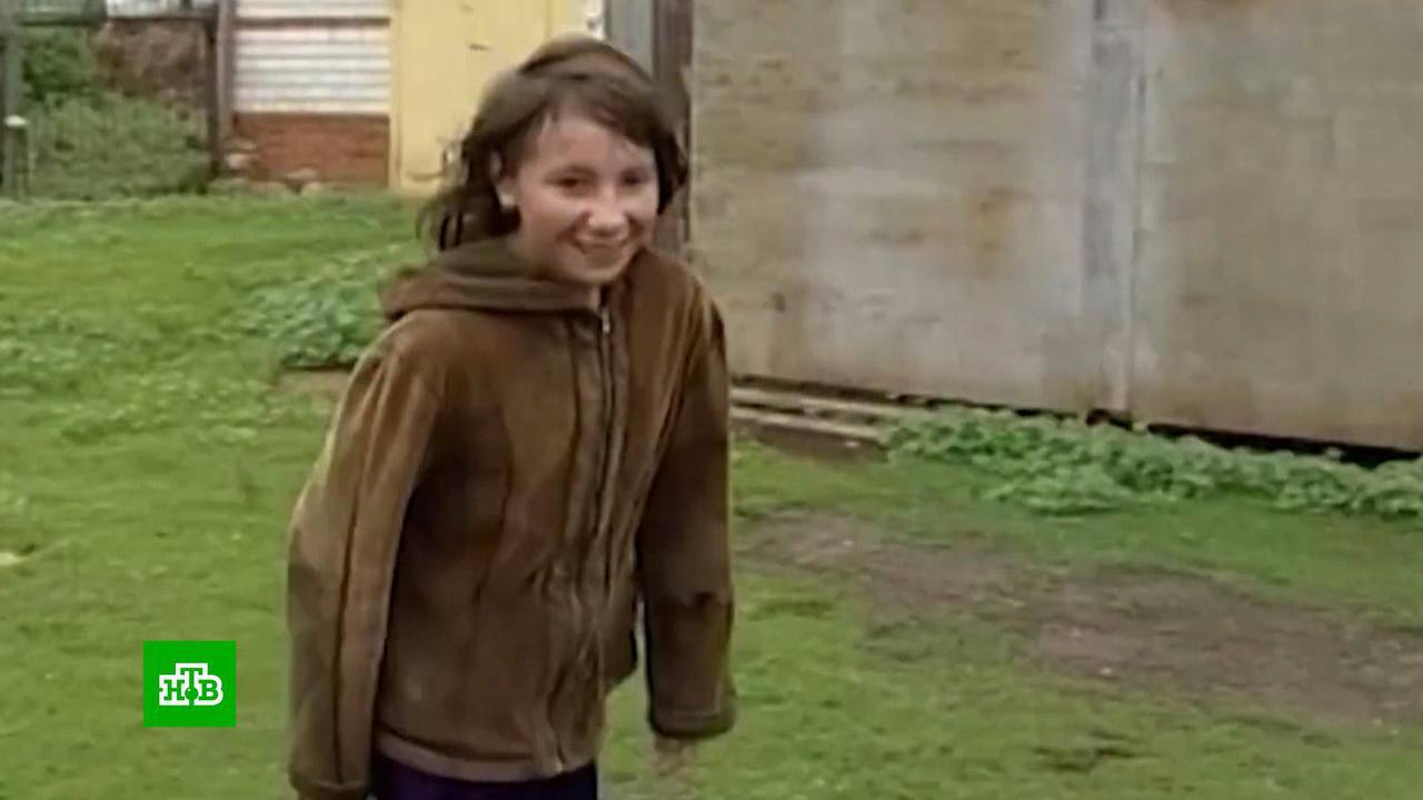 Резеда девочка собака. Резеда турбакова девочка собака. Девочка собака резеда. Собака тидус. Резеда тумбакова маугли.