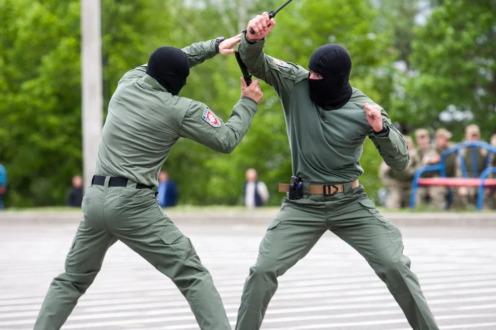 Русский рукопашный бой москва тренировки обучение по противопожарному минимуму