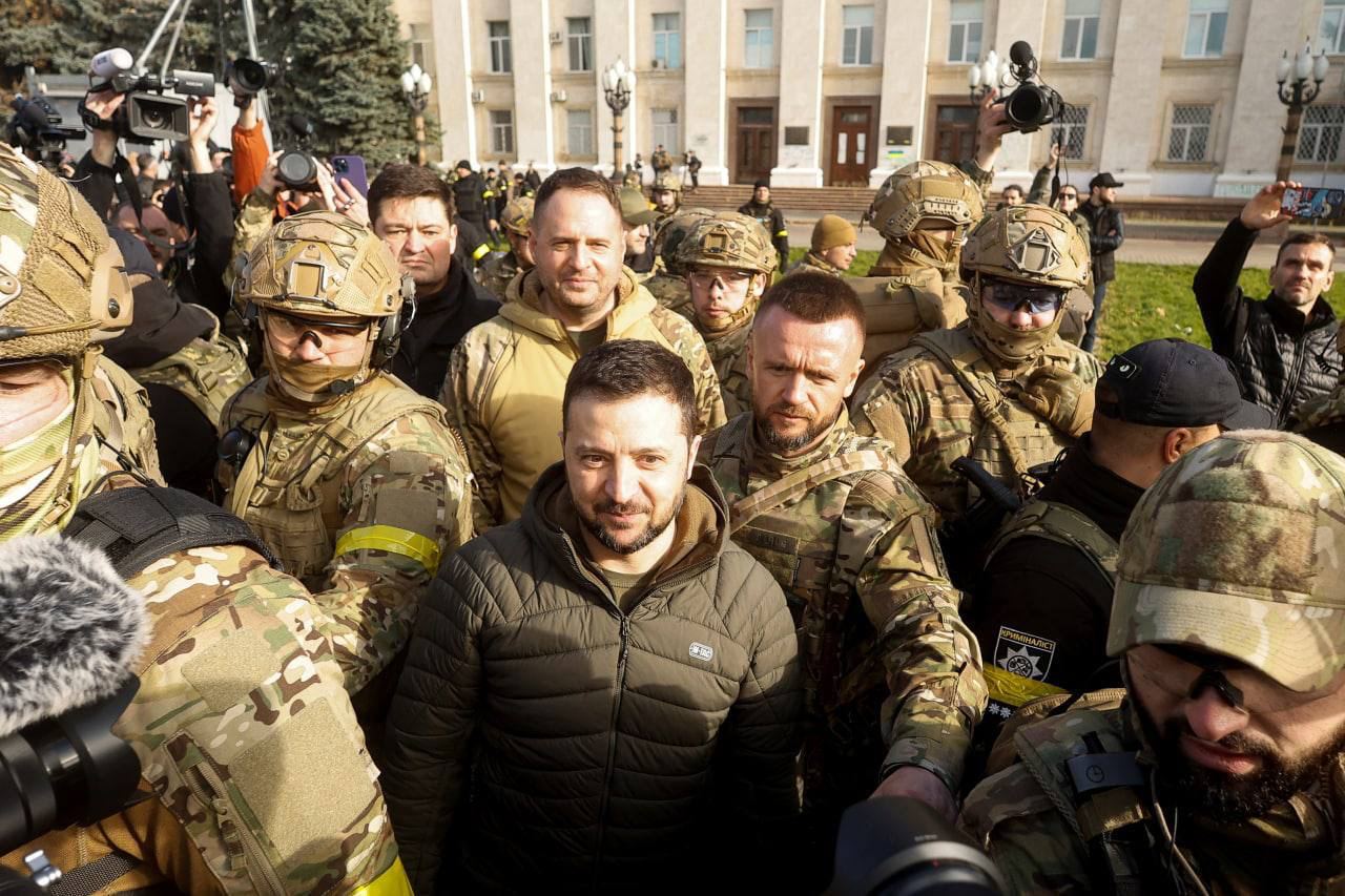 Ответ на вопрос: почему Зеленский приехал в Херсон, а Россия не нанесла удар по делегации Зеленского, очевиден