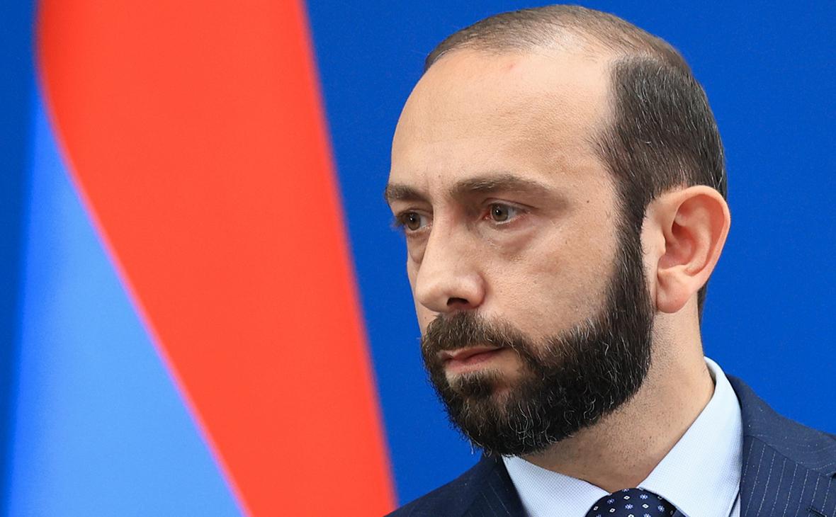 Армяно-азербайджанские переговоры уперлись в Макрона