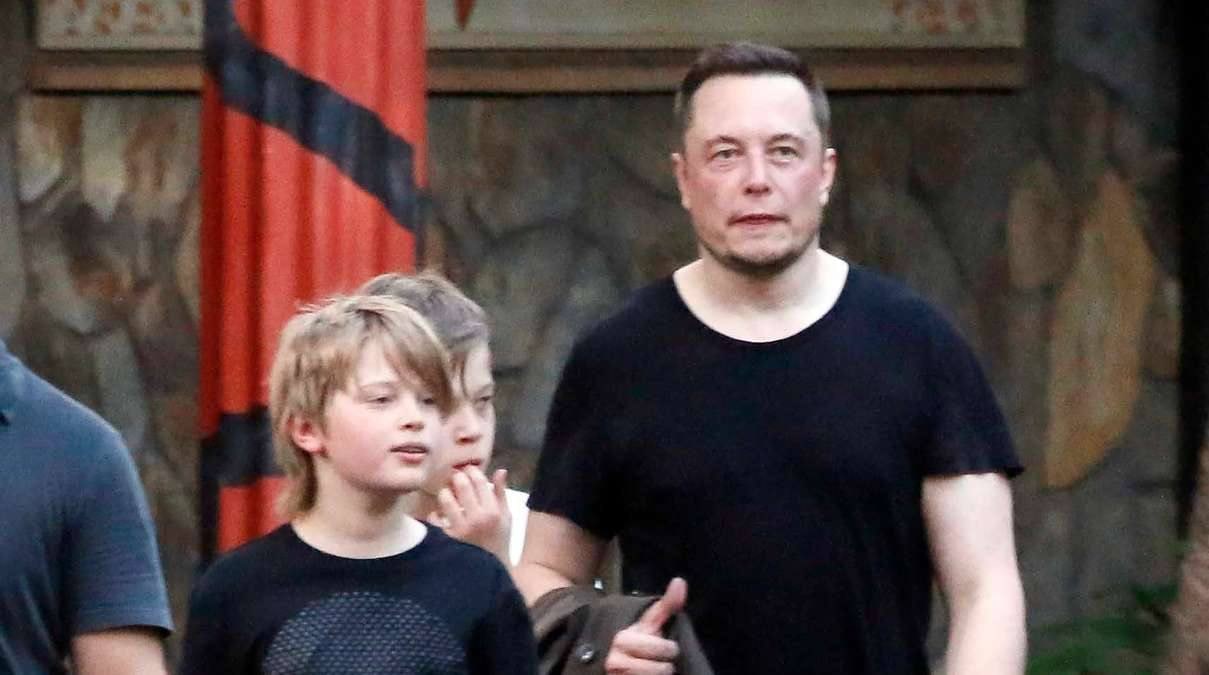 Вивиан уилсон маск. Ксавье вивиан. Маск сын трансгендер. Маск сын трансгендер. Маск сын трансгендер.