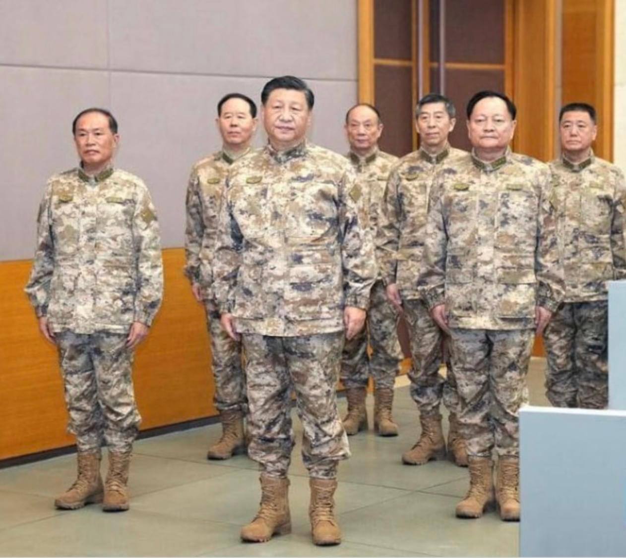Китай готов к прямому вмешательству. Армия Китая. Форма армии Китая. Камуфляж армии Китая. Си в военной форме.